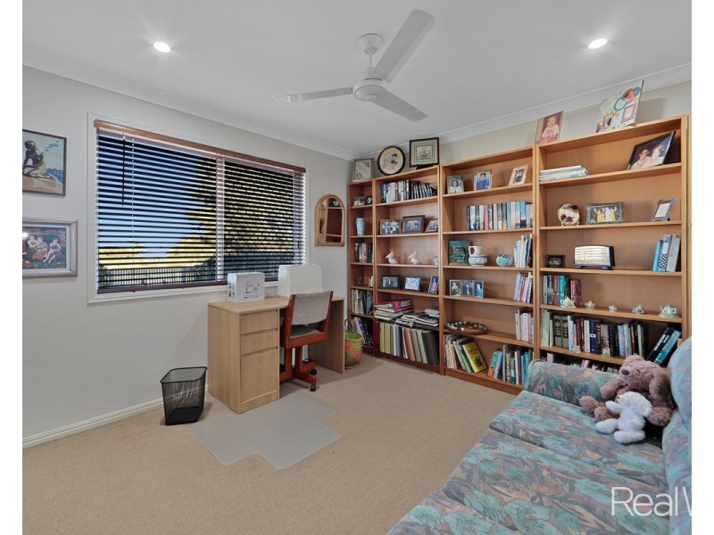 7 Robert John Circuit, Coral Cove QLD 4670