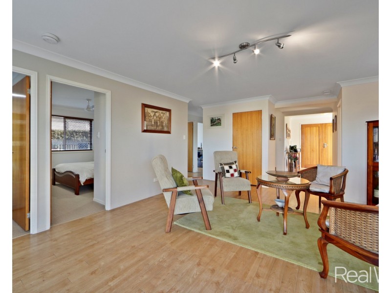 7 Robert John Circuit, Coral Cove QLD 4670