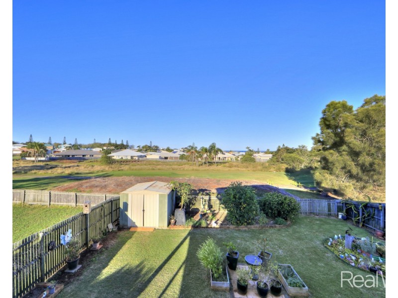 7 Robert John Circuit, Coral Cove QLD 4670