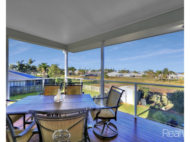 7 Robert John Circuit, Coral Cove QLD 4670