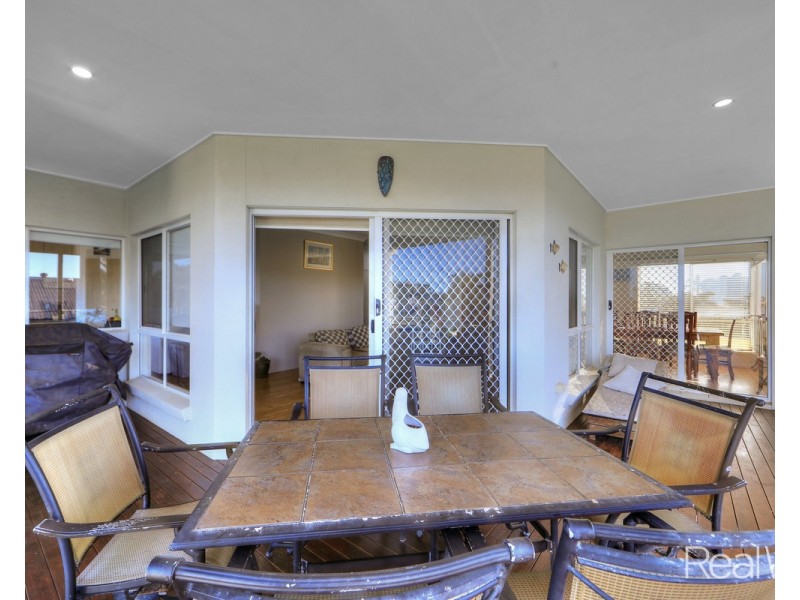 7 Robert John Circuit, Coral Cove QLD 4670