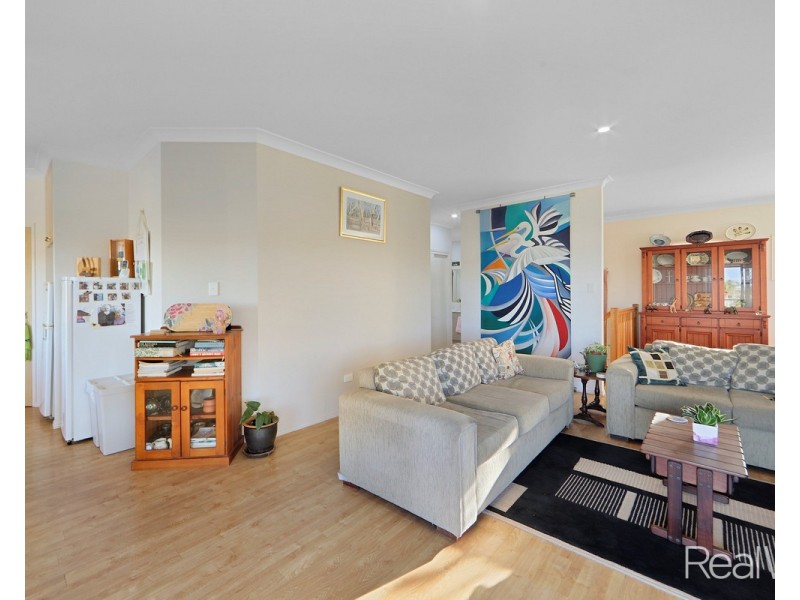 7 Robert John Circuit, Coral Cove QLD 4670