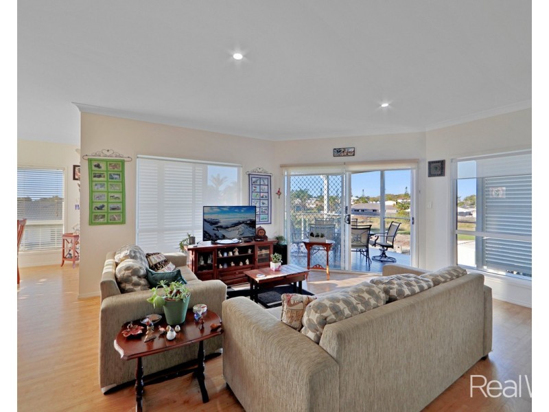 7 Robert John Circuit, Coral Cove QLD 4670