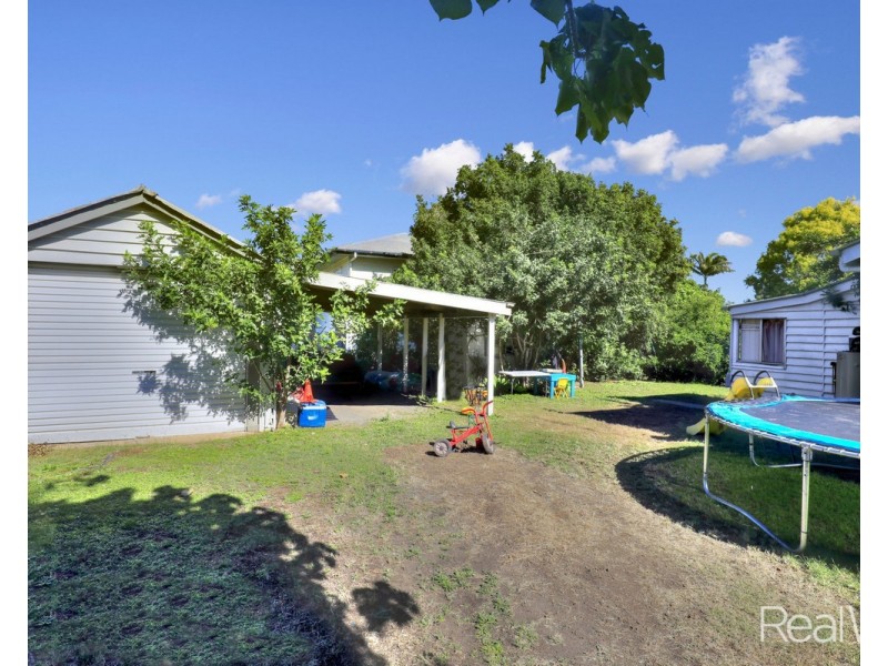 5 Briggenshaw Street, Kepnock QLD 4670