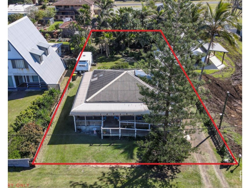 14 Esplanade, Elliott Heads QLD 4670