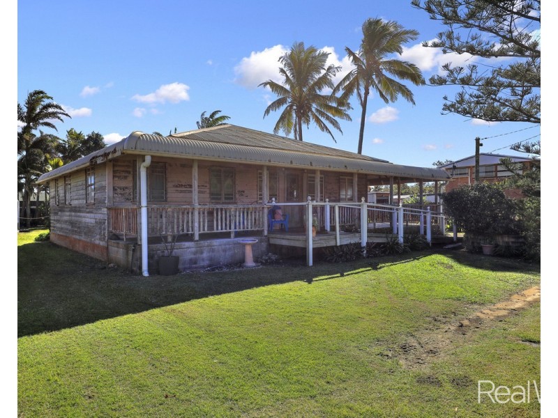 14 Esplanade, Elliott Heads QLD 4670