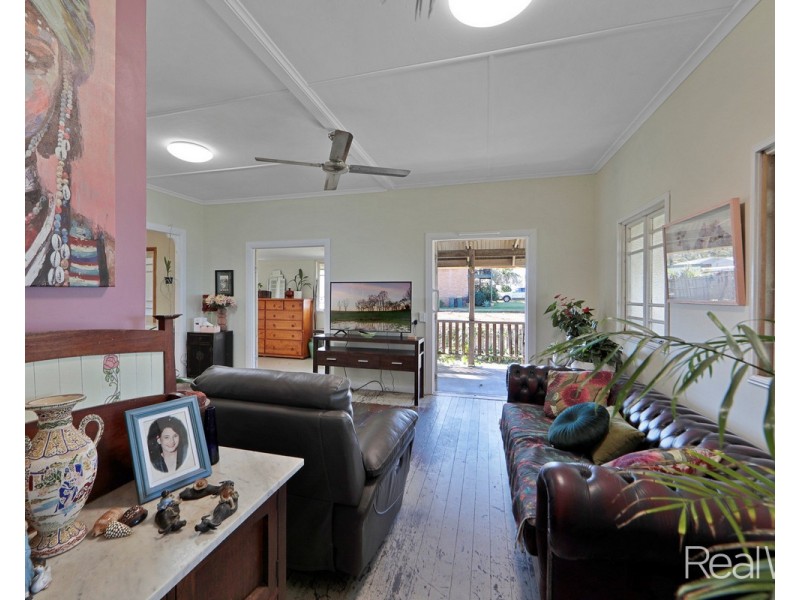 14 Esplanade, Elliott Heads QLD 4670