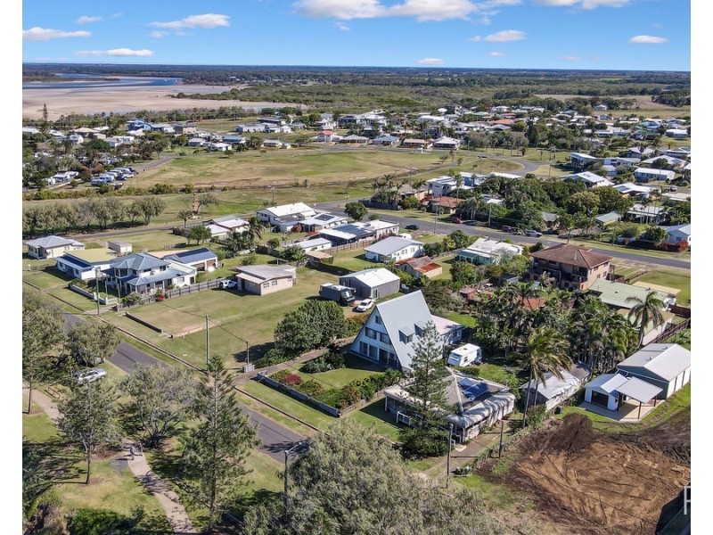 14 Esplanade, Elliott Heads QLD 4670