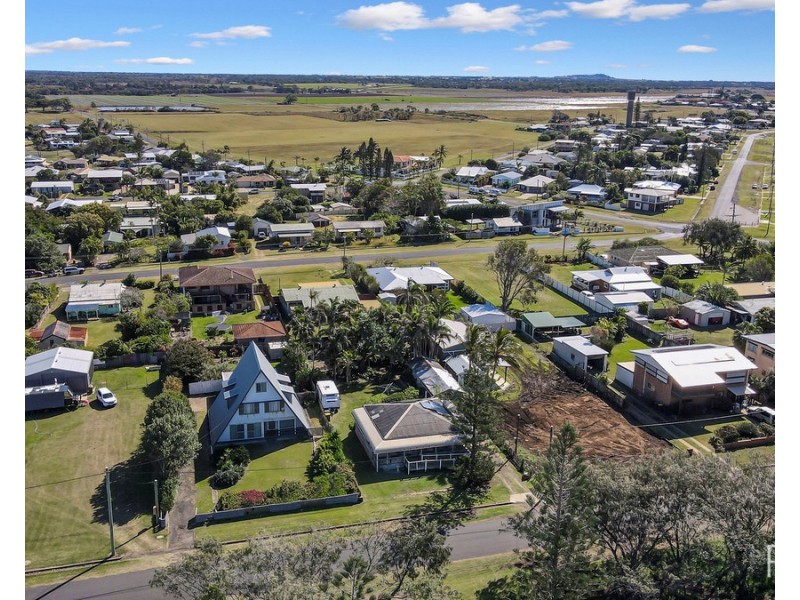14 Esplanade, Elliott Heads QLD 4670