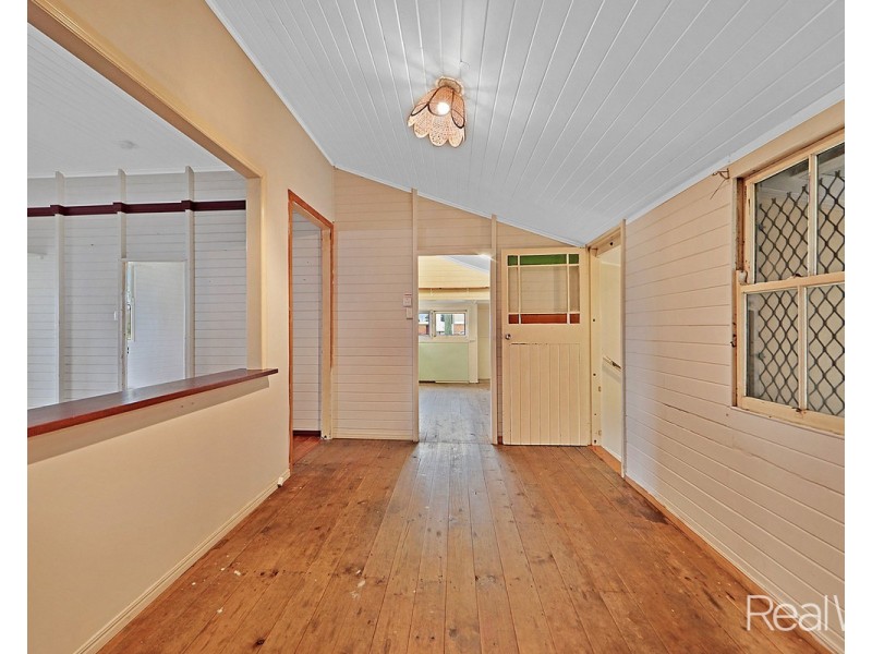 44 Wyllie Street, Thabeban QLD 4670