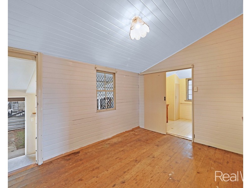 44 Wyllie Street, Thabeban QLD 4670