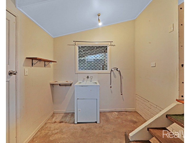 44 Wyllie Street, Thabeban QLD 4670