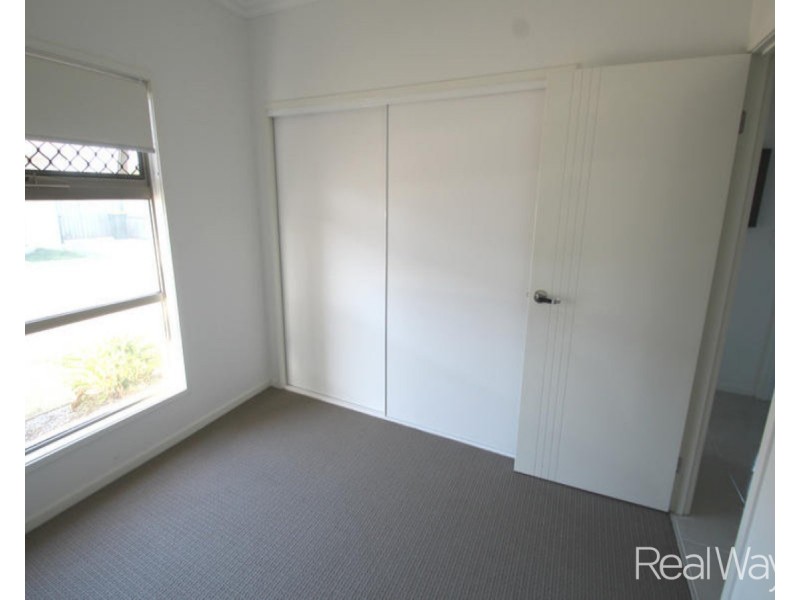 4/3 Bust Street, Svensson Heights QLD 4670