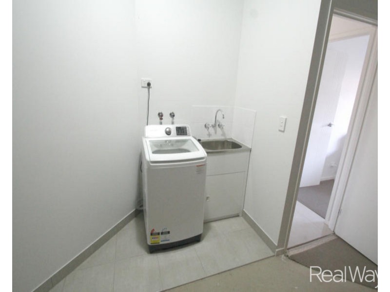 4/3 Bust Street, Svensson Heights QLD 4670