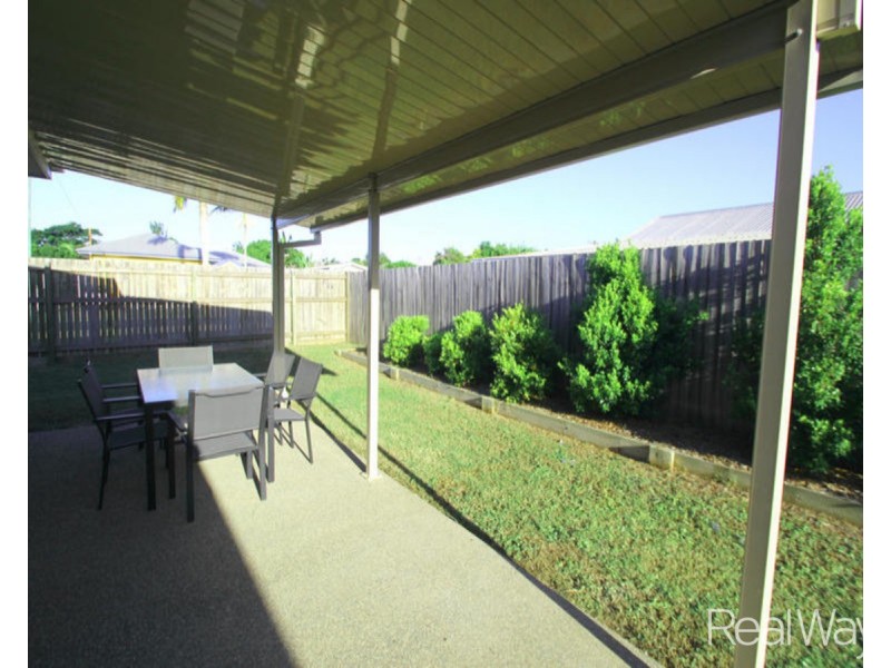 4/3 Bust Street, Svensson Heights QLD 4670