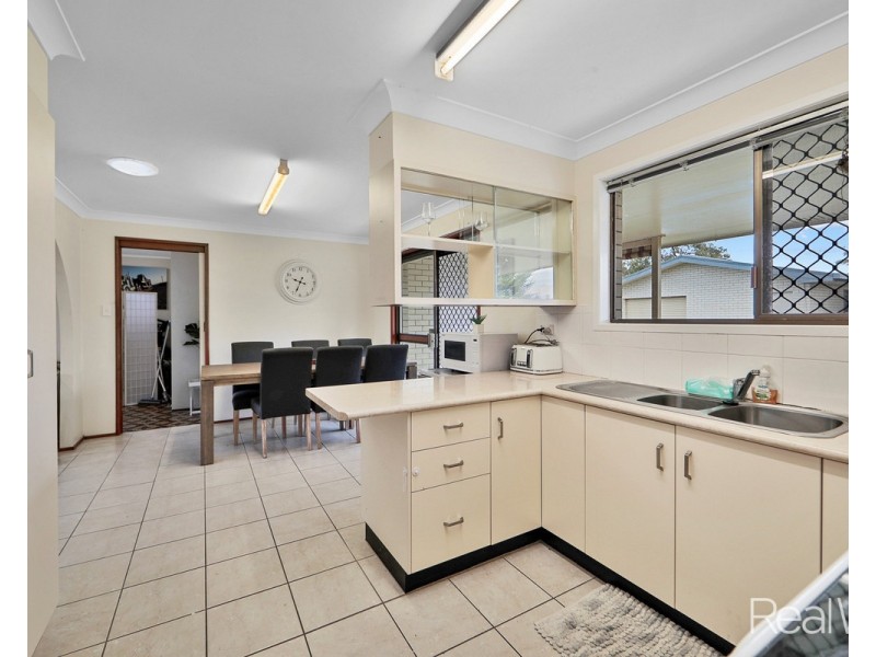 61 Sinclair Street, Avenell Heights QLD 4670