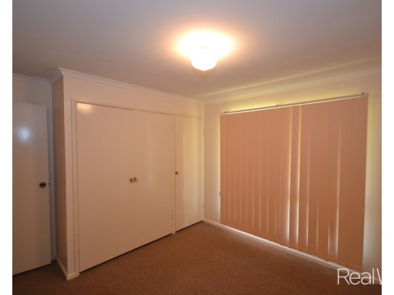 8 Pecton Place, Avenell Heights QLD 4670