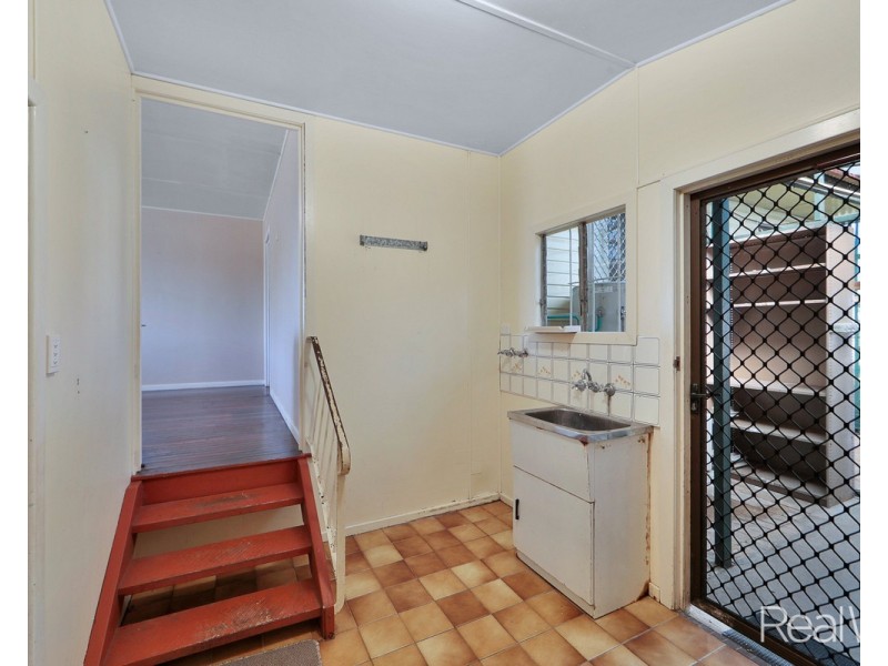 14 Glasgow Street, Svensson Heights QLD 4670