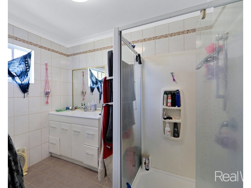 1 Loney Street, Avenell Heights QLD 4670