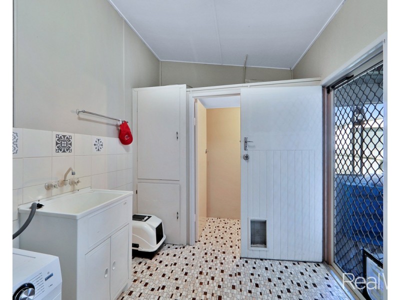 1 Loney Street, Avenell Heights QLD 4670