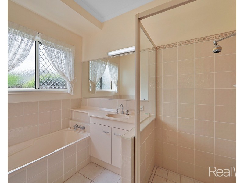 29 Seymore Avenue, Kalkie QLD 4670