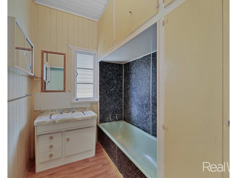 206A Walker Street, Svensson Heights QLD 4670