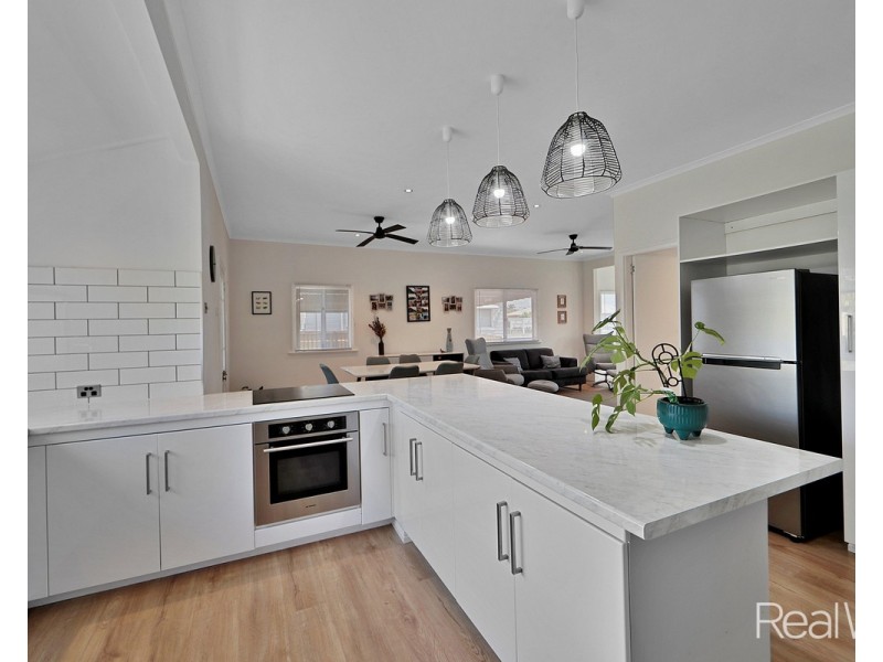 2 Wynter Street, Walkervale QLD 4670