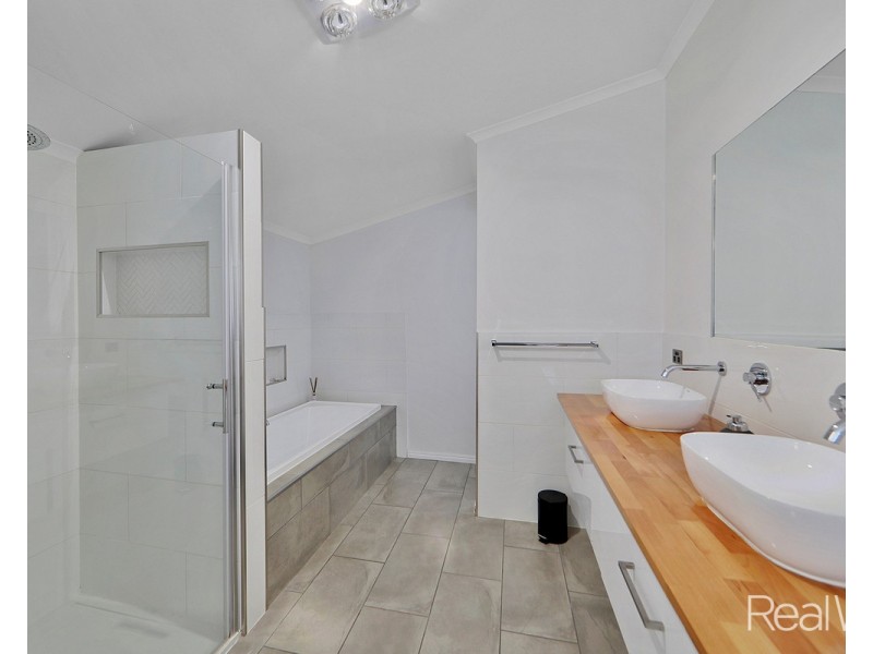 2 Wynter Street, Walkervale QLD 4670