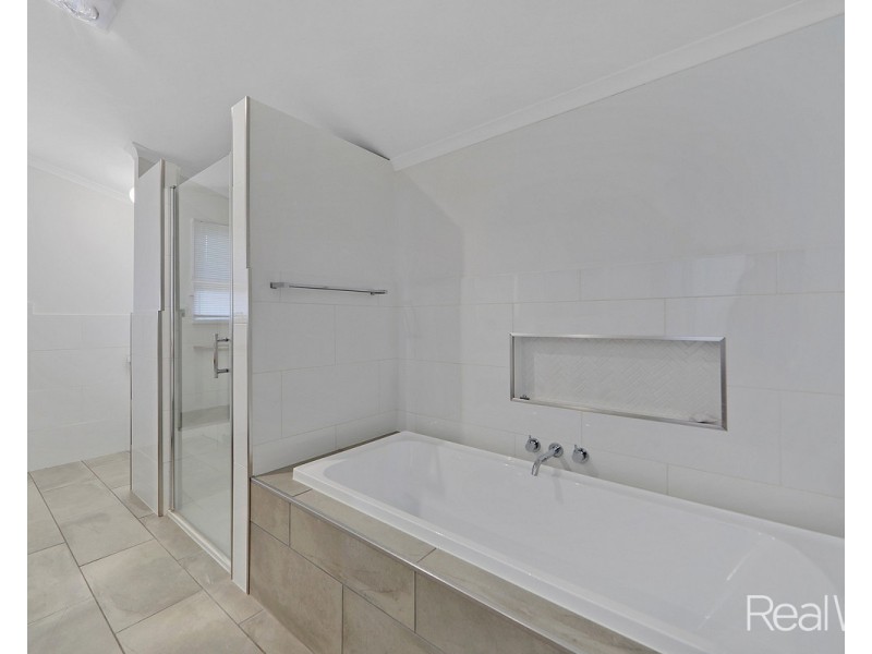 2 Wynter Street, Walkervale QLD 4670