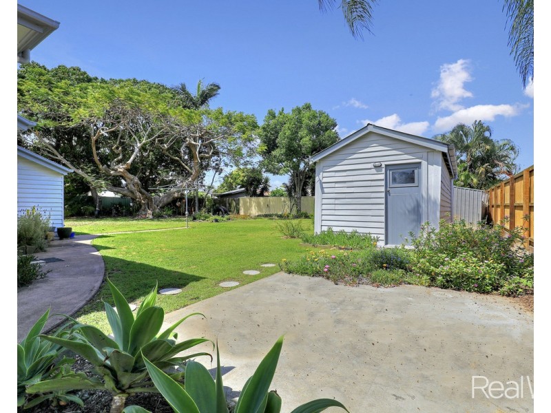 2 Wynter Street, Walkervale QLD 4670