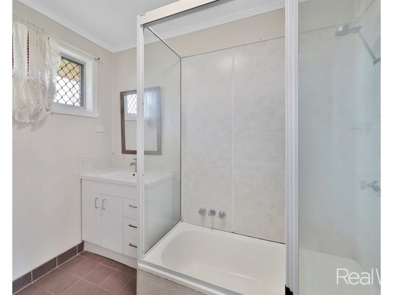 17 Lucas Street, Kepnock QLD 4670