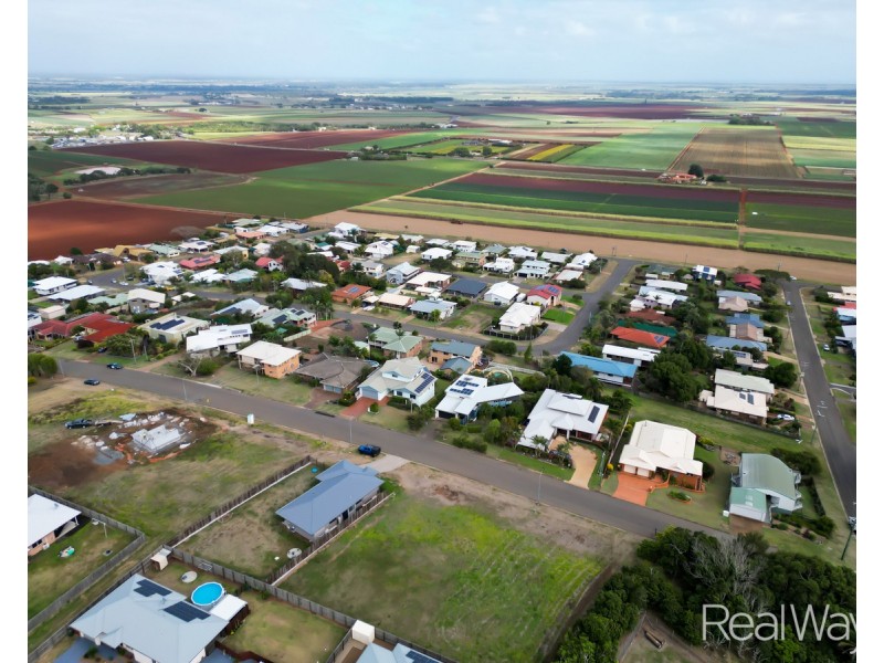 4a Hilltop Avenue, Qunaba QLD 4670