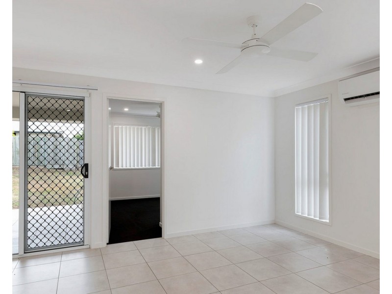 25B Sharp Crescent, Branyan QLD 4670