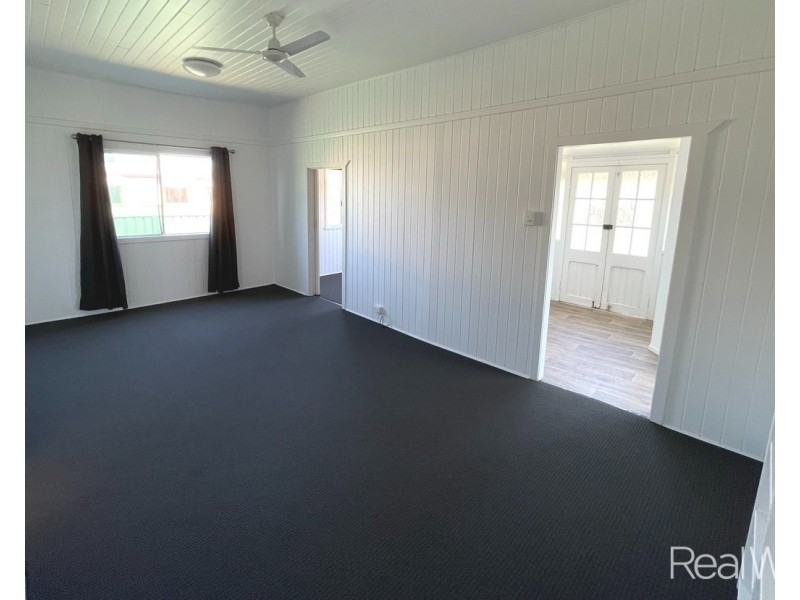 6 High Street, Walkervale QLD 4670
