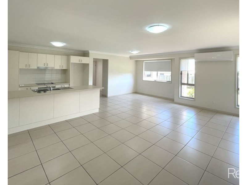 16 Hintz Street, Branyan QLD 4670