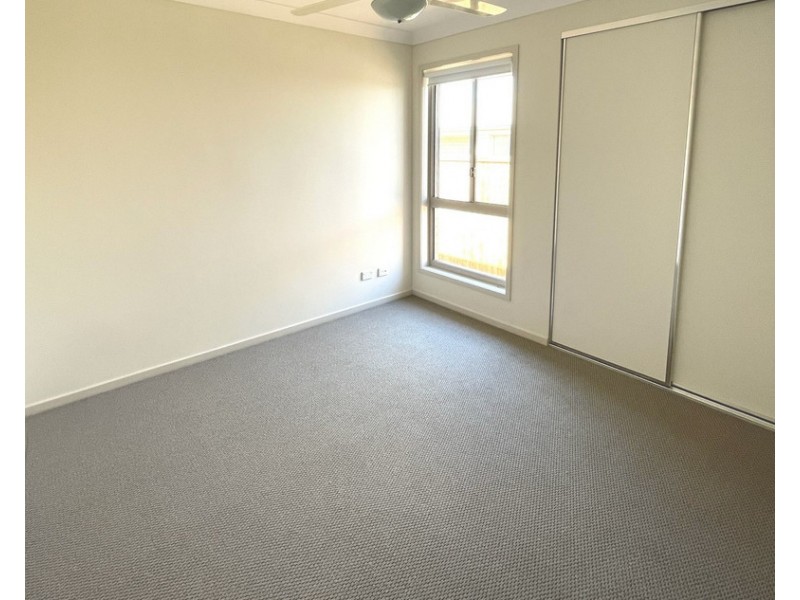 16 Hintz Street, Branyan QLD 4670