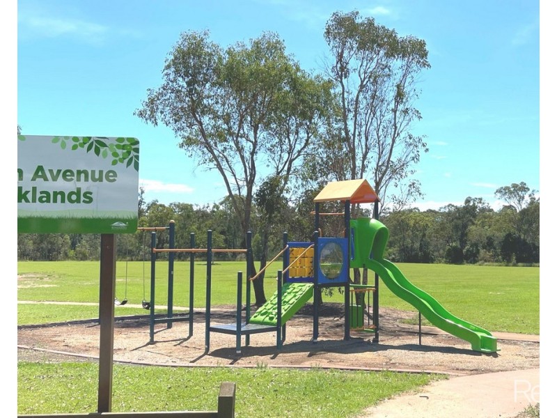 16 Hintz Street, Branyan QLD 4670