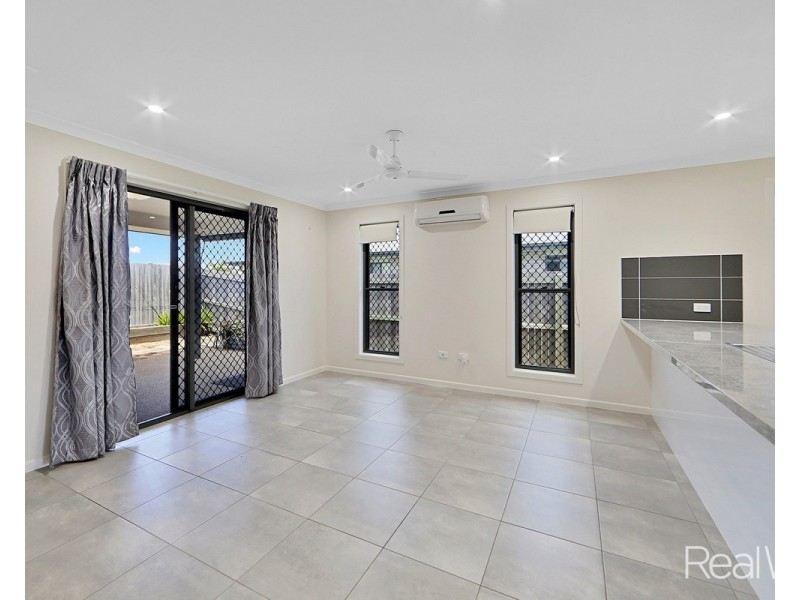 2/1 Alison Drive, Kalkie QLD 4670