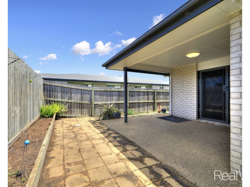 2/1 Alison Drive, Kalkie QLD 4670