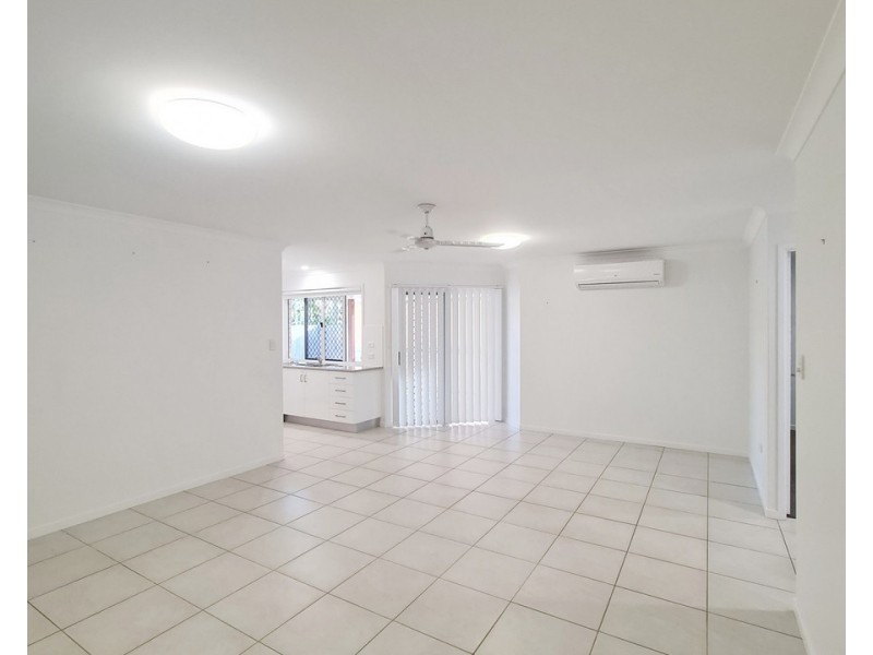 3/16A Farthing Court, Kepnock QLD 4670