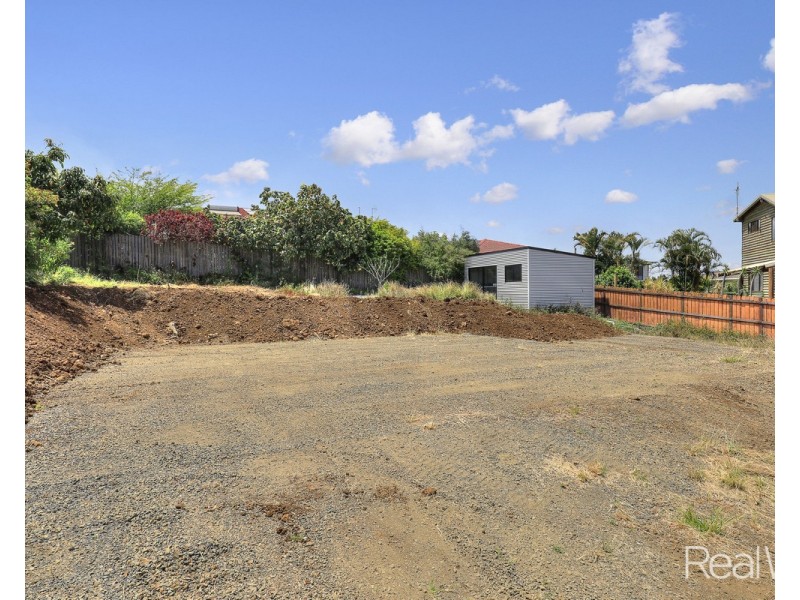 26 Linden Crescent, Qunaba QLD 4670