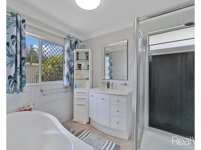 39 Sunset Drive, Thabeban QLD 4670