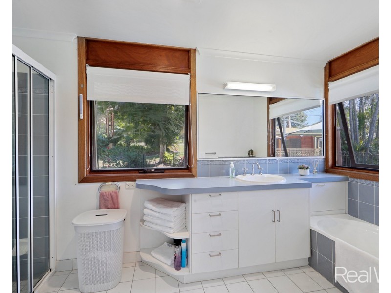 24 Mullers Road, Avondale QLD 4670