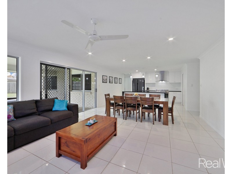 16 Sergiacomi Drive, Kalkie QLD 4670