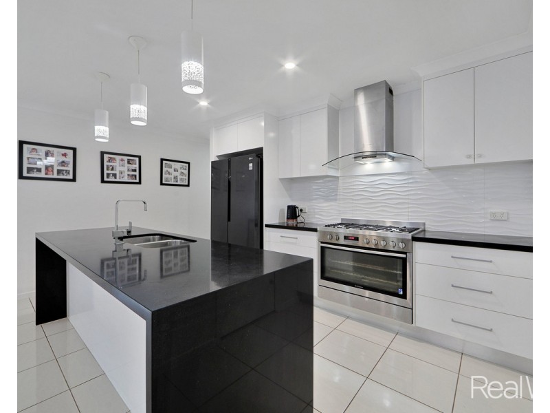 16 Sergiacomi Drive, Kalkie QLD 4670