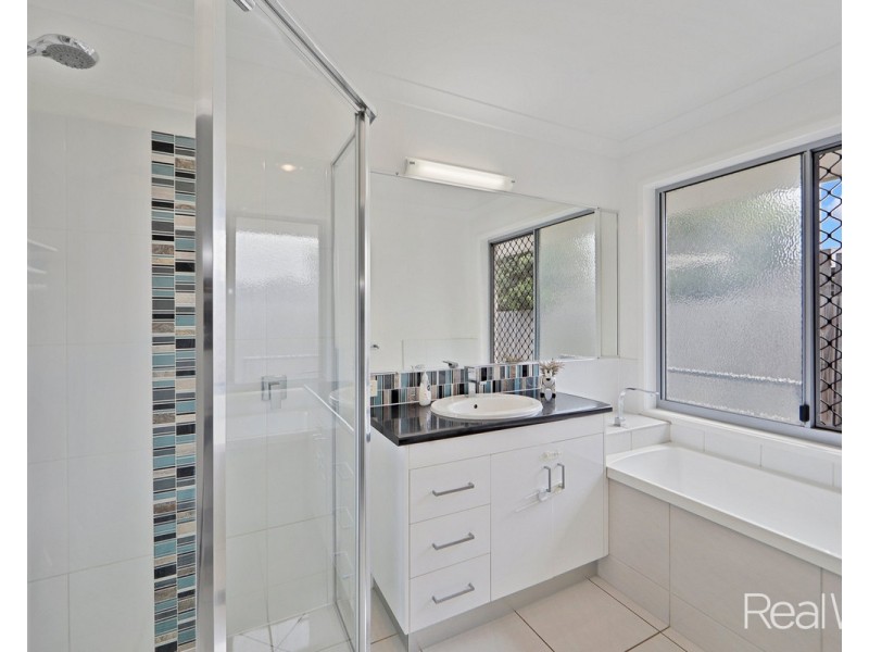 16 Sergiacomi Drive, Kalkie QLD 4670
