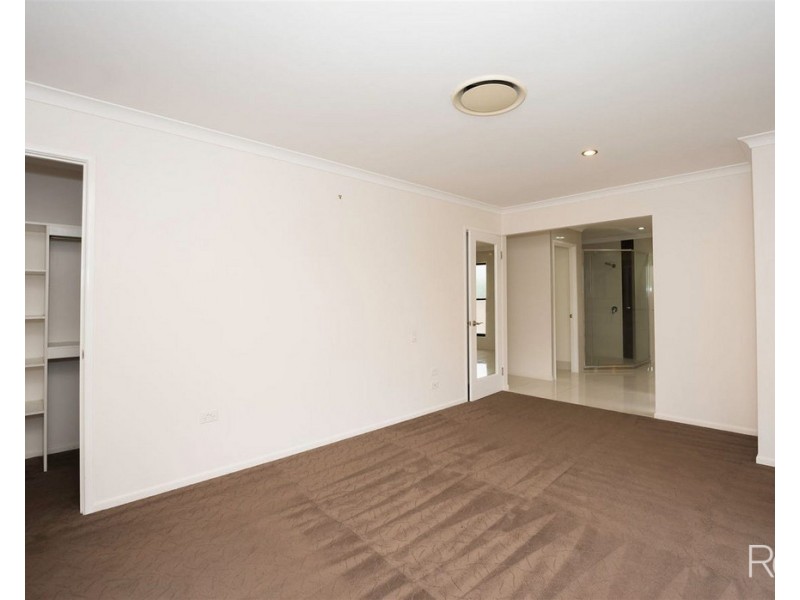 2 Higgins Court, Ashfield QLD 4670