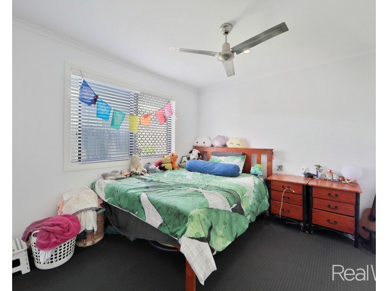 25 Robert John Circuit, Coral Cove QLD 4670