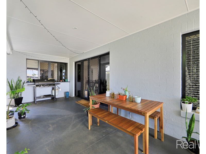 25 Robert John Circuit, Coral Cove QLD 4670