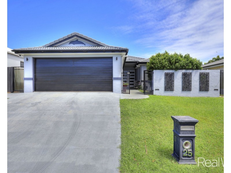 25 Robert John Circuit, Coral Cove QLD 4670